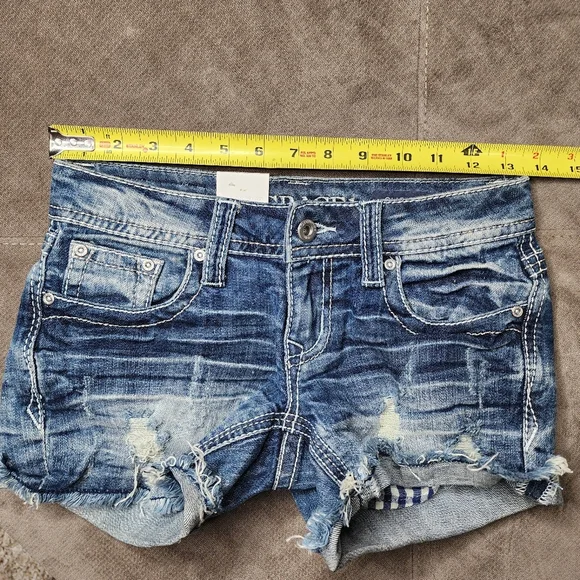 NWOT Grace Women's Blue Denim Shorts - Picture 4 of 5